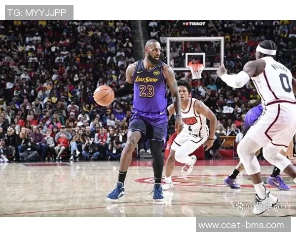 2017年NBA季后赛火箭与雷霆第五场激战回顾与精彩瞬间分析