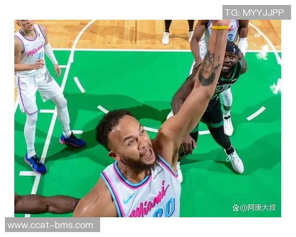 凯尔特人与热火的激烈对决大比分揭晓篮球赛季精彩瞬间回顾 凯尔特人与热火的激烈对决大比分揭晓篮球赛季精彩瞬间回顾