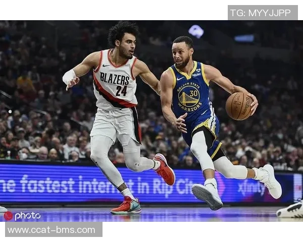 CCTV5勇士与开拓者激战正酣精彩对决引发球迷热议